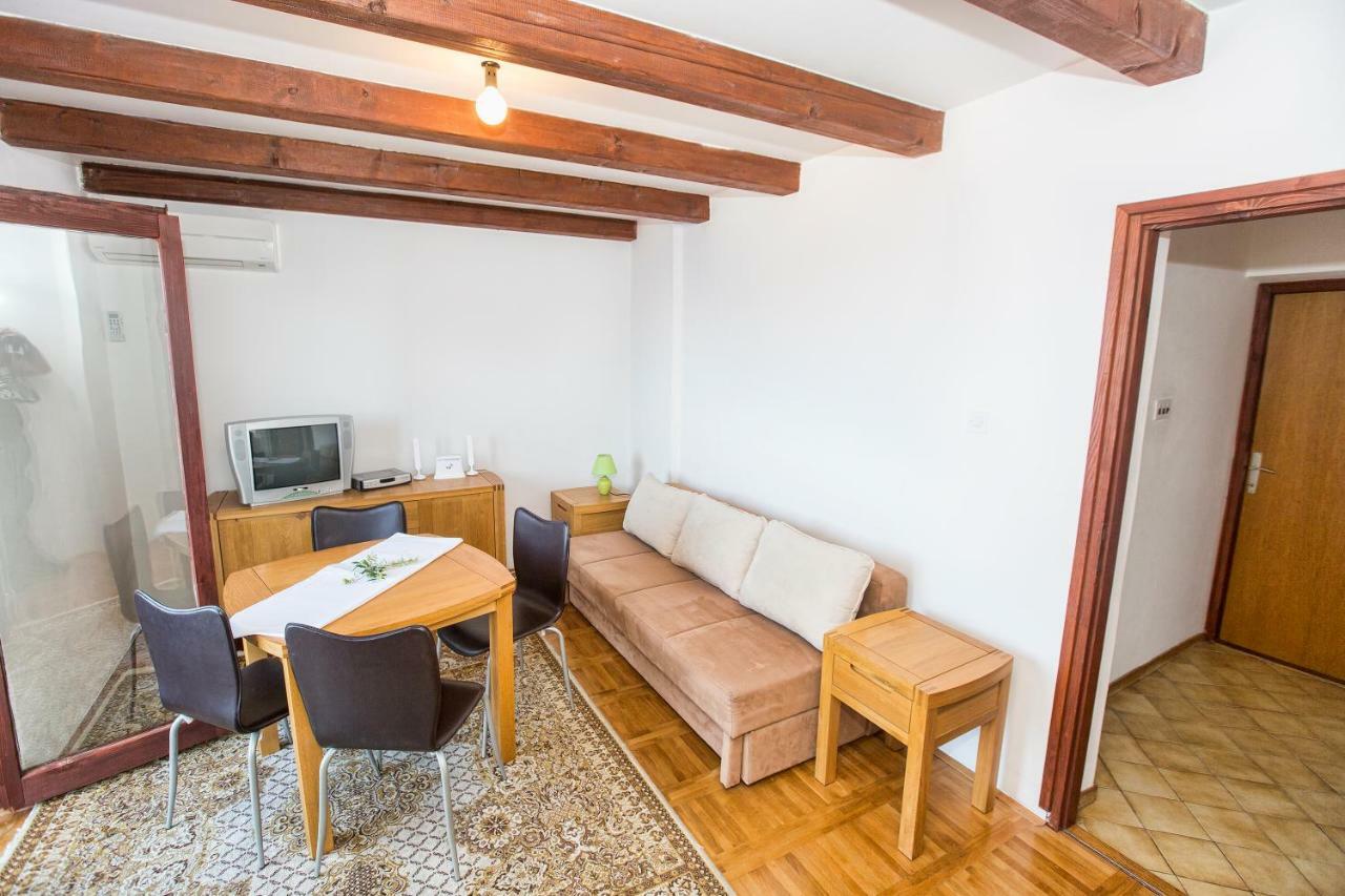 Penthouse Karlobag Apartment Bagian luar foto